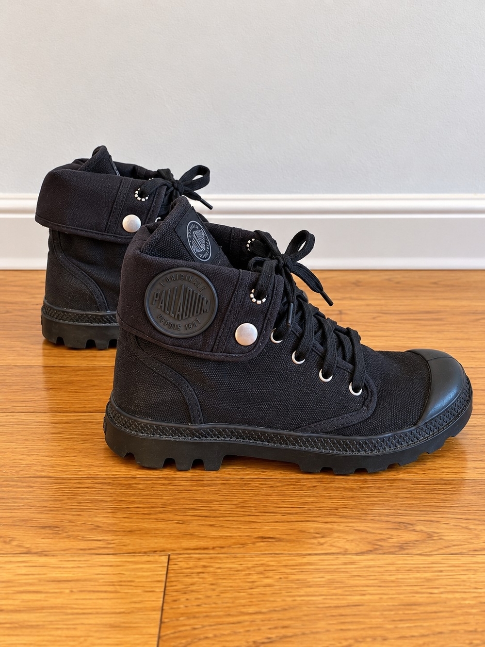 Palladium Baggy Black Canvas Boots Women’s Size 7